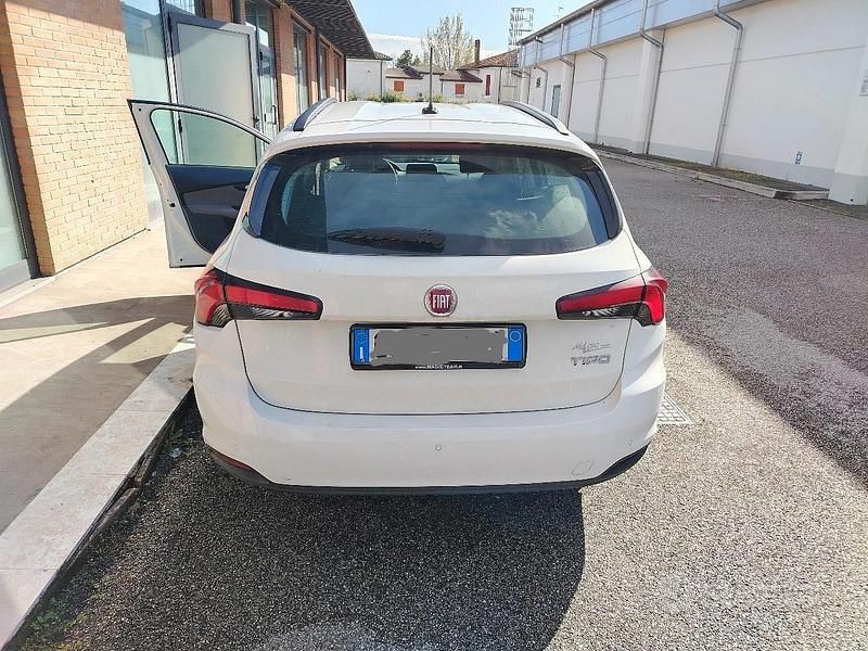 Usata Fiat Tipo Business 120 CV (88 kW) 2021 Bianco Station wagon