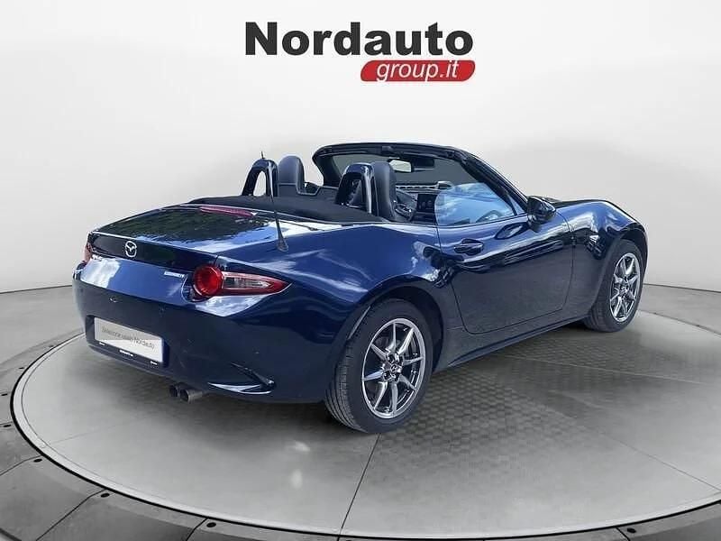Usata Mazda MX5 132 CV (97 kW) 2024 Deep crystal blue Cabrio