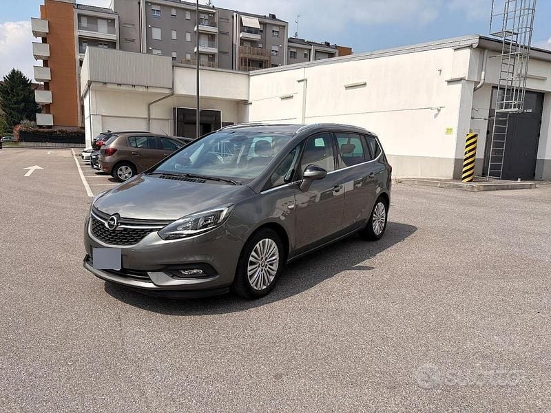 Usata Opel Zafira 134 CV (98 kW) 2017 Grigio Monovolume