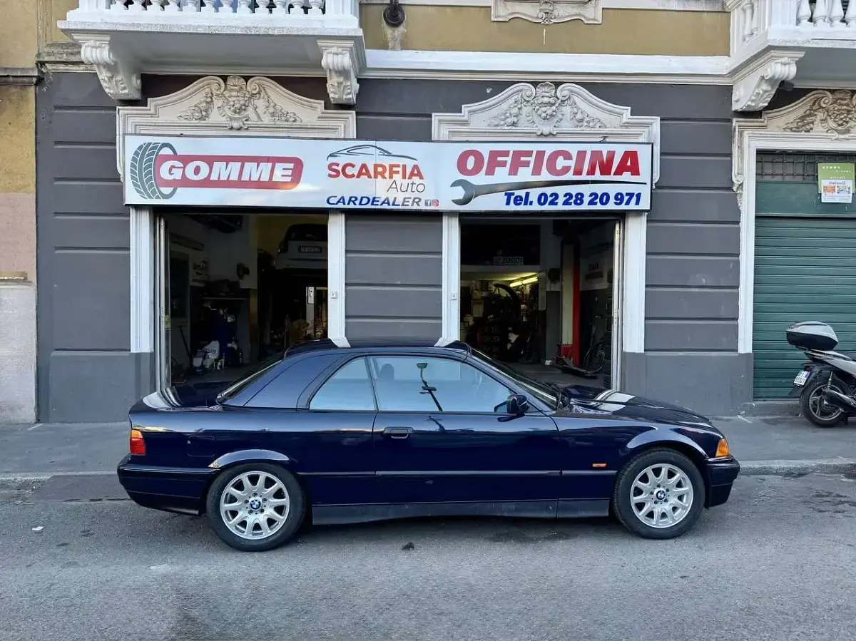 Usata BMW 318 Cabriolet 116 CV (85 kW) 1997 Blu/azzurro Cabrio