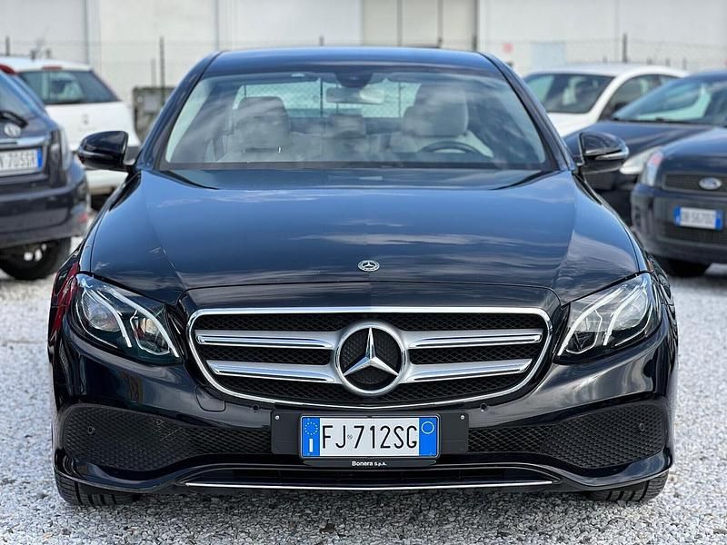 Usata Mercedes E350 Premium 258 CV (189 kW) 2017 Nero Berlina