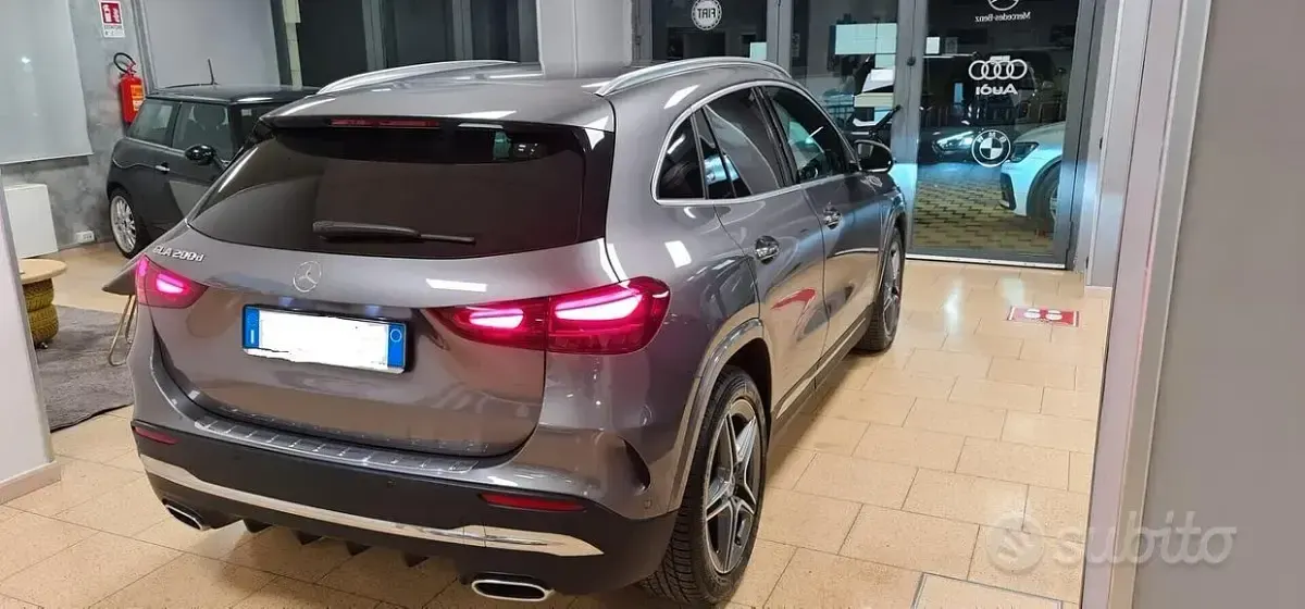 Gebraucht Mercedes GLA200 AMG Line Premium Plus 150 PS (110 kW) 2024 Grau SUV