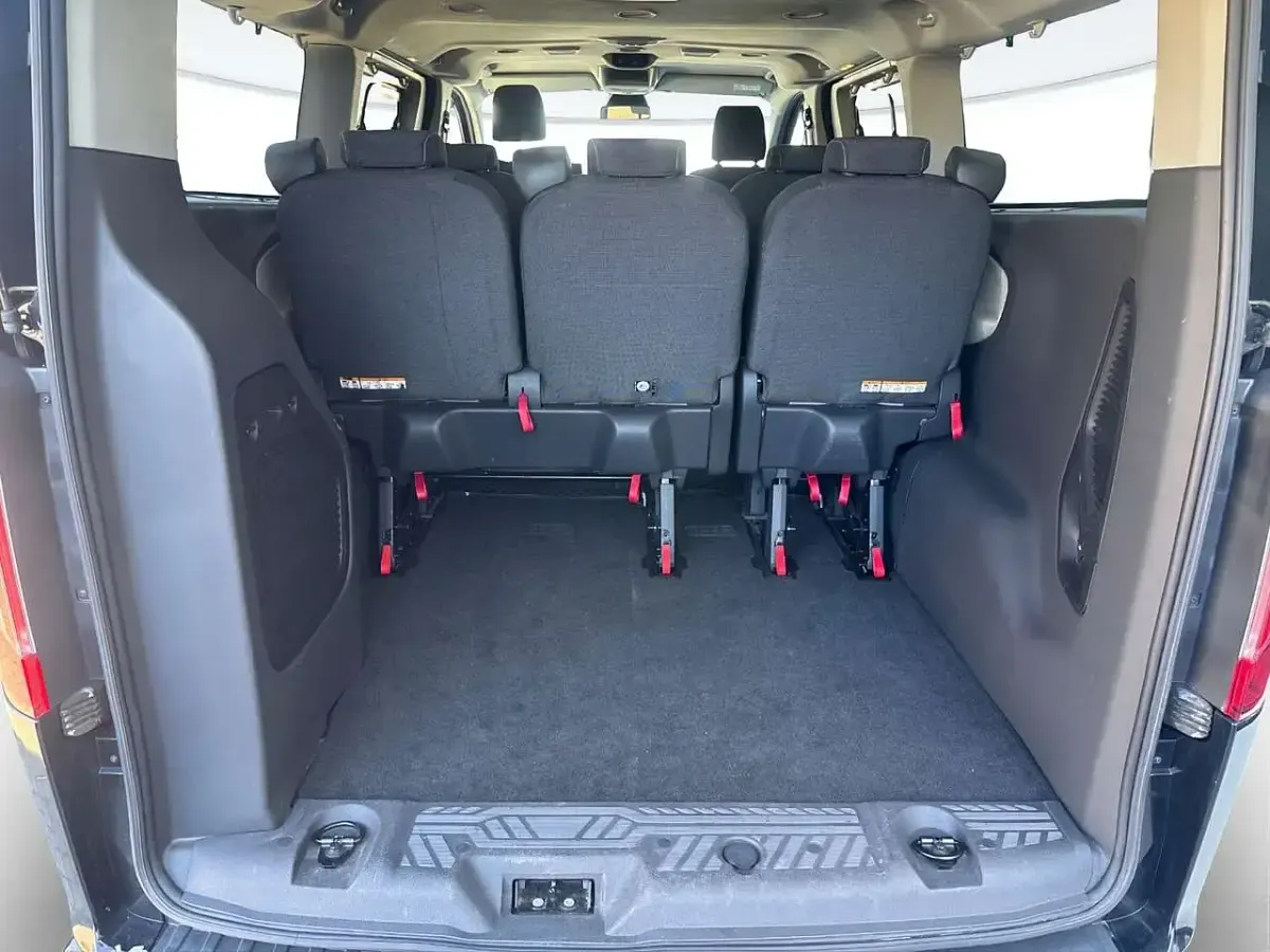 Usata Ford Tourneo Trend 170 CV (125 kW) 2018 Nero Monovolume