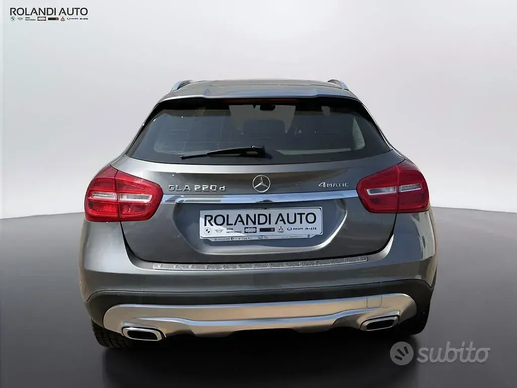 Usata Mercedes GLA220 177 CV (130 kW) 2015 Grigio SUV