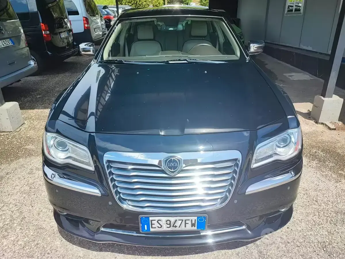 Usata Lancia Thema 239 CV (175 kW) 2013 Marrone Berlina