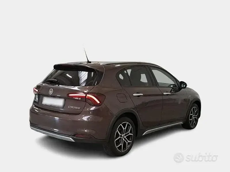 Usata Fiat Tipo Cross 131 CV (96 kW) 2021 Marrone Berlina