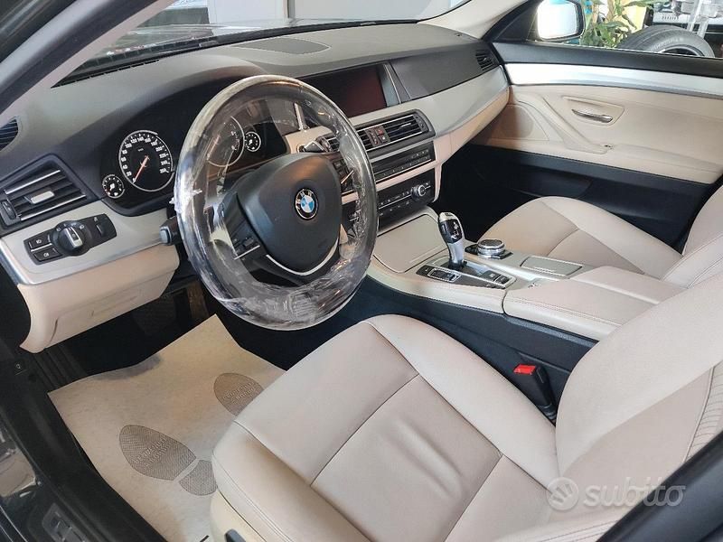 Usata BMW 520 Luxury Line 190 CV (139 kW) 2015 Grigio Station wagon