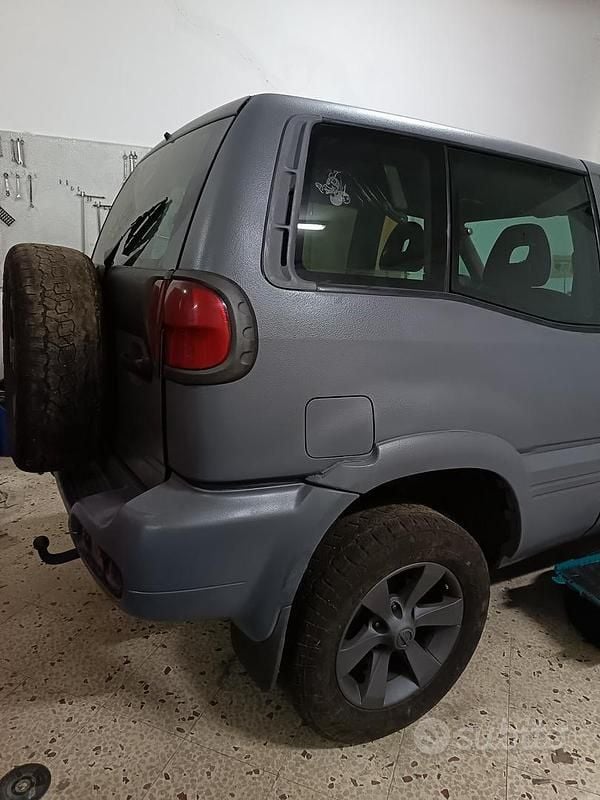 Grigio Usata 2004 Nissan Terrano SUV | 2500 € (Super prezzo) - Immagine 1/4