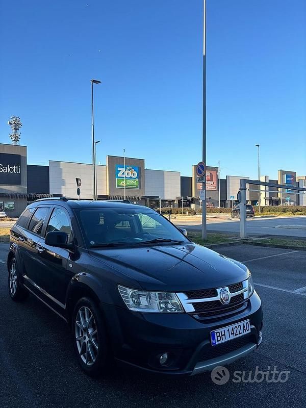 Usata Fiat Freemont Lounge 170 CV (125 kW) 2012 Blu SUV