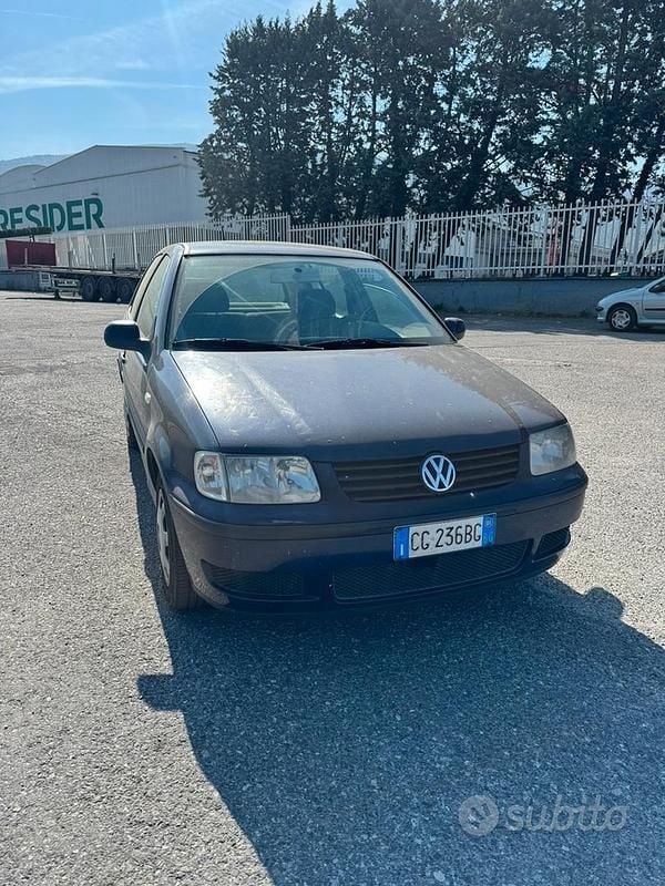 Usata VW Polo 60 CV (44 kW) 2001 Blu Utilitaria