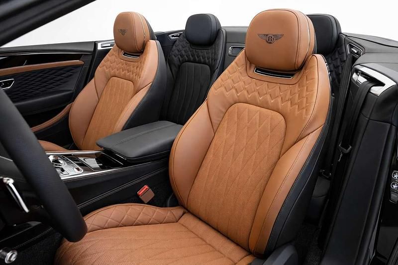 Usata Bentley Continental 600 CV (441 kW) 2025 Nero Cabrio