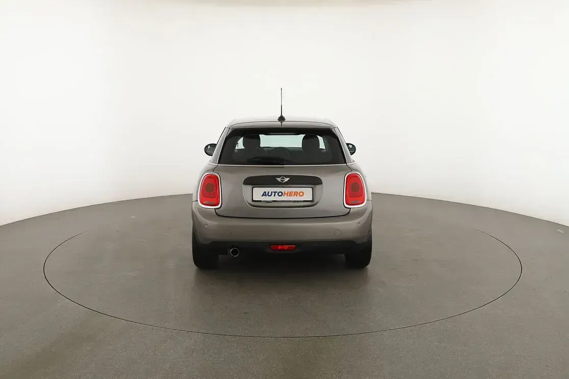 Begagnad Mini ONE 75 HK (55 kW) 2016 Grå Halvkombi