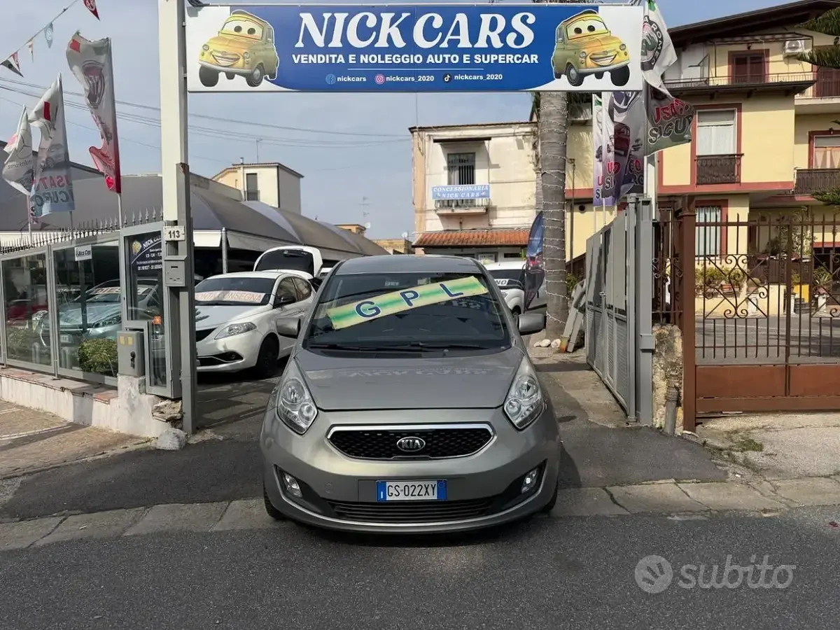 Usata Kia Venga LX 90 CV (66 kW) 2011 Marrone Utilitaria