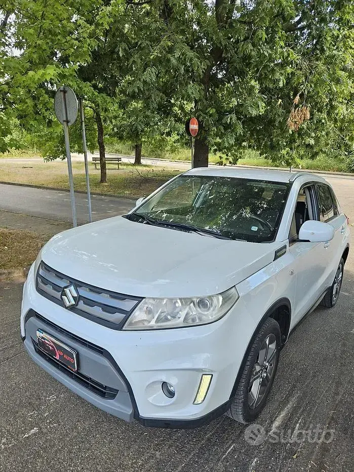 Usata Suzuki Vitara 120 CV (88 kW) 2015 Bianco SUV