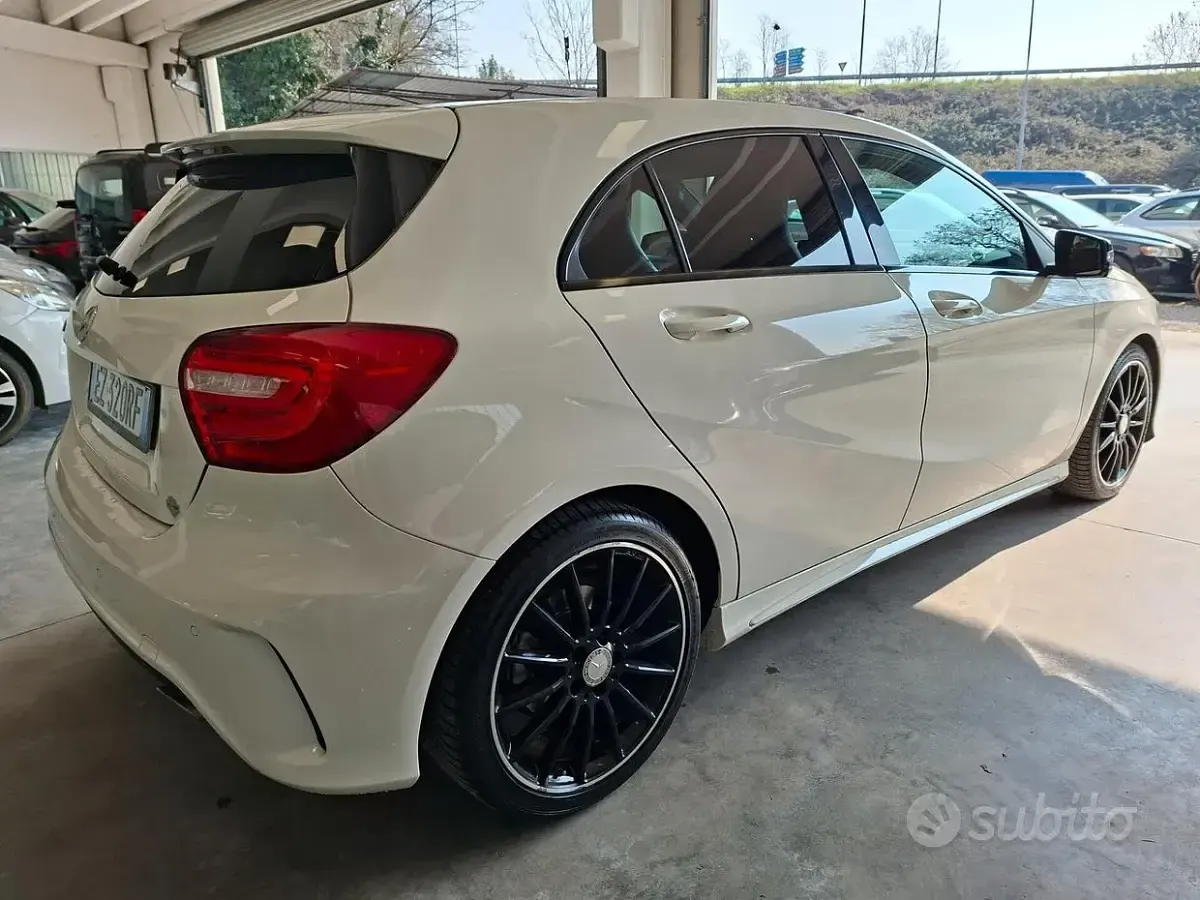 Usata Mercedes 200 Premium 156 CV (114 kW) 2015 Bianco Berlina