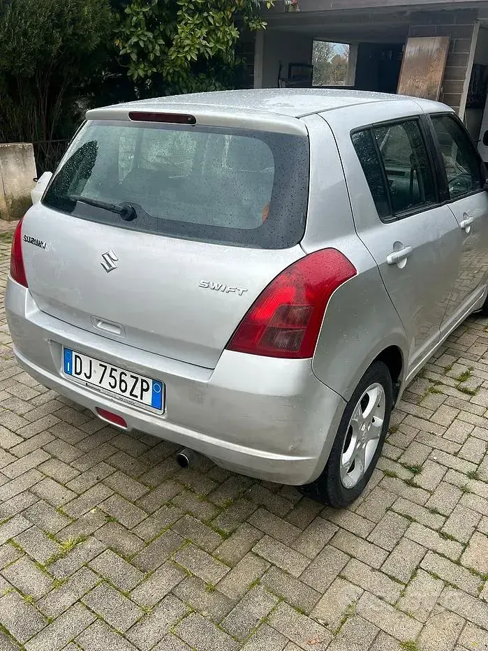 Usata Suzuki Swift 70 CV (51 kW) 2007 Grigio Utilitaria