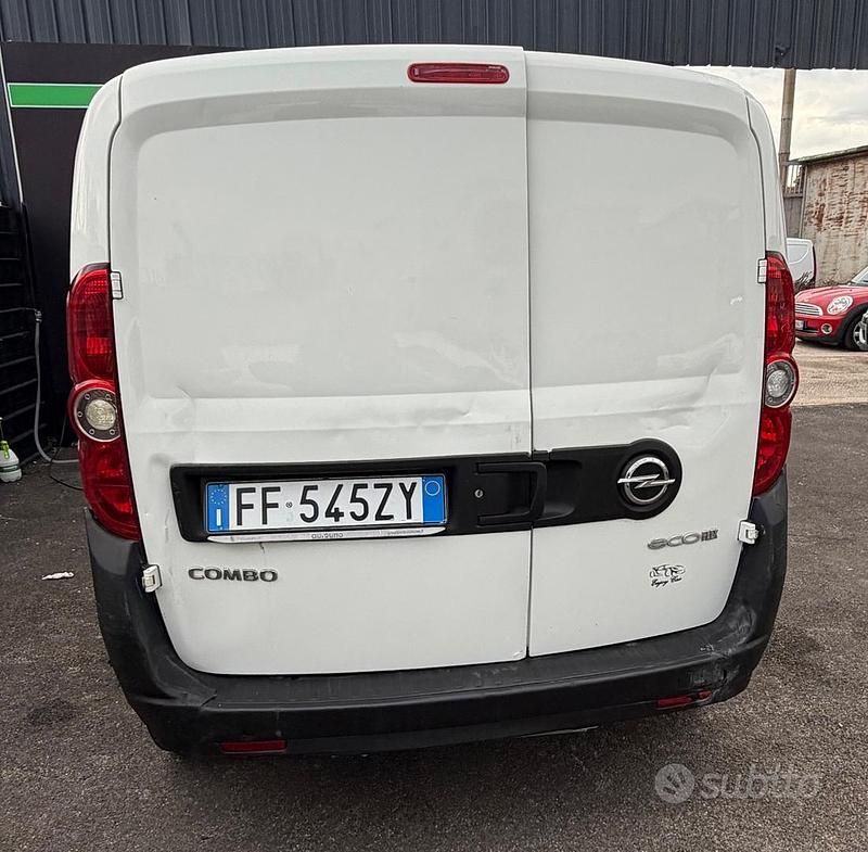 Usata Opel Combo 120 CV (88 kW) 2017 Bianco Monovolume