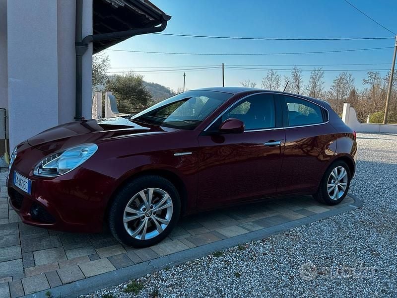 Usata Alfa Romeo Giulietta 176 CV (129 kW) 2014 Rosso Utilitaria