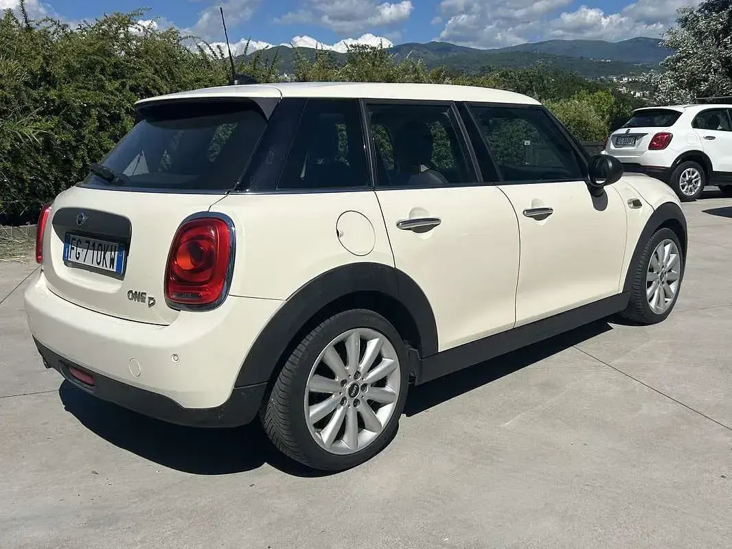 Usata Mini One D Hype 95 CV (69 kW) 2016 Bianco Utilitaria