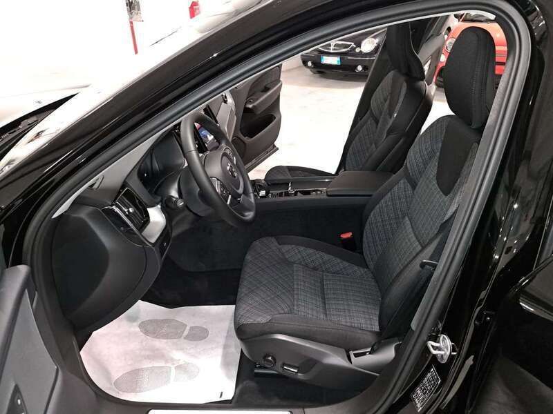 Usata Volvo XC60 197 CV (144 kW) 2023 Nero SUV