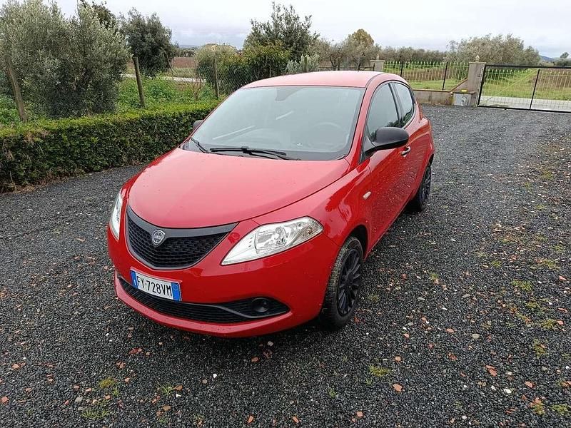 Usata 2019 Lancia Ypsilon Due volumi | 11.500 € (Molto cara) - Immagine 1/4