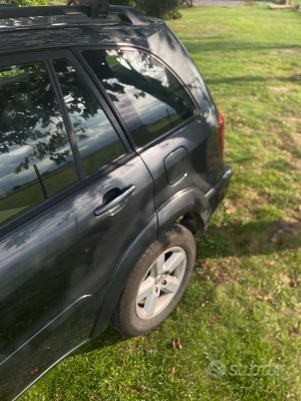 Usata Toyota RAV4 116 CV (85 kW) 2005 Nero SUV