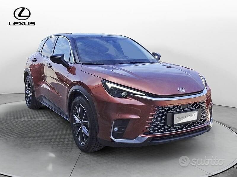 Usata Lexus LBX 136 CV (100 kW) 2024 Bronzo SUV