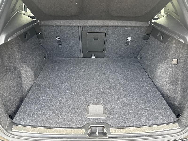 Usata Volvo XC40 Inscription 180 CV (132 kW) 2021 Nero SUV