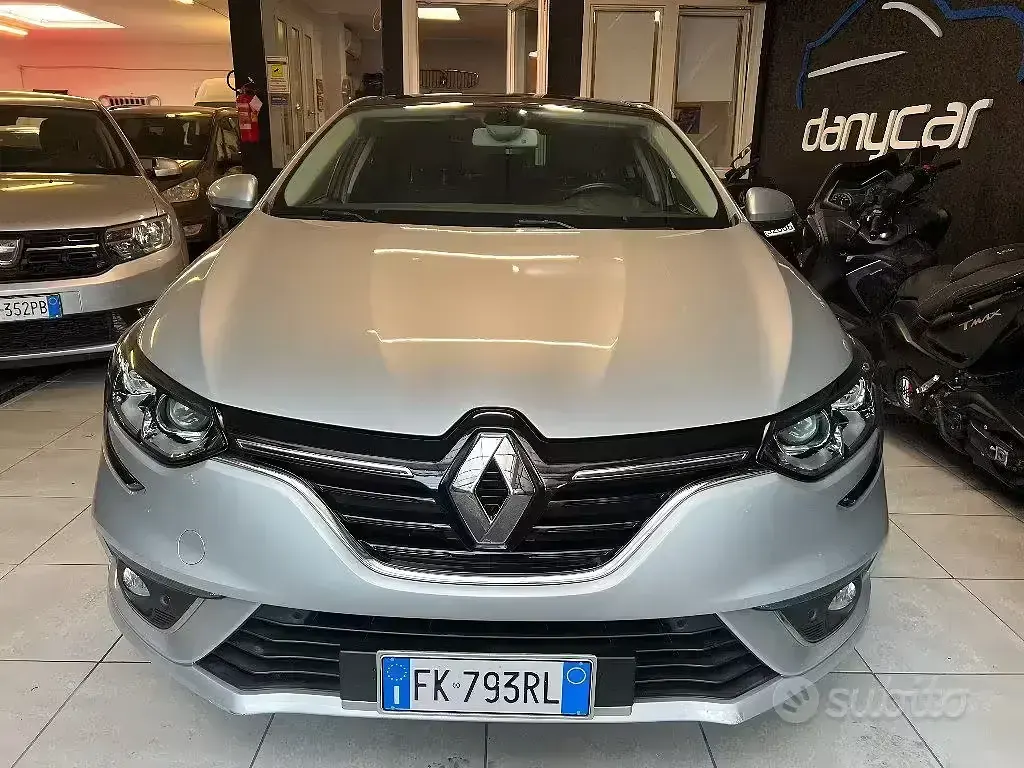 Usata Renault Mégane Zen 110 CV (80 kW) 2017 Grigio Coupé