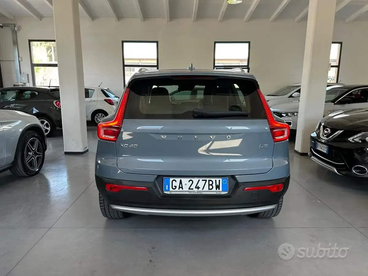 Usata Volvo XC40 Inscription 150 CV (110 kW) 2020 Blu SUV