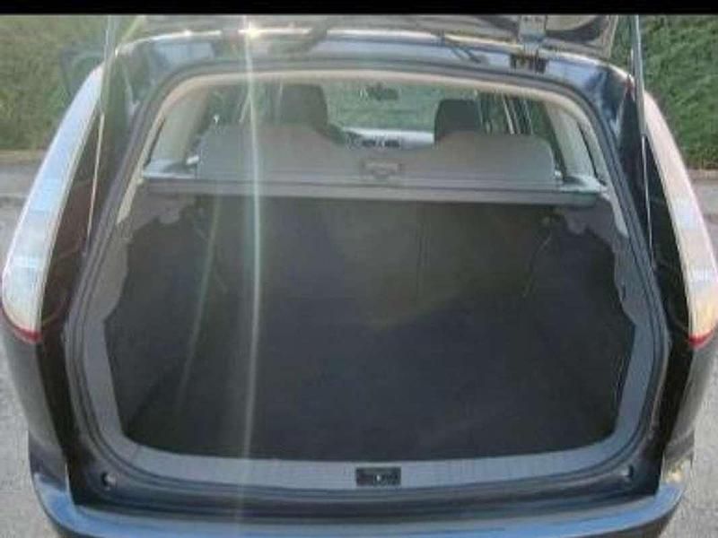 Usata Ford Focus Style 109 CV (80 kW) 2009 Grigio Station wagon