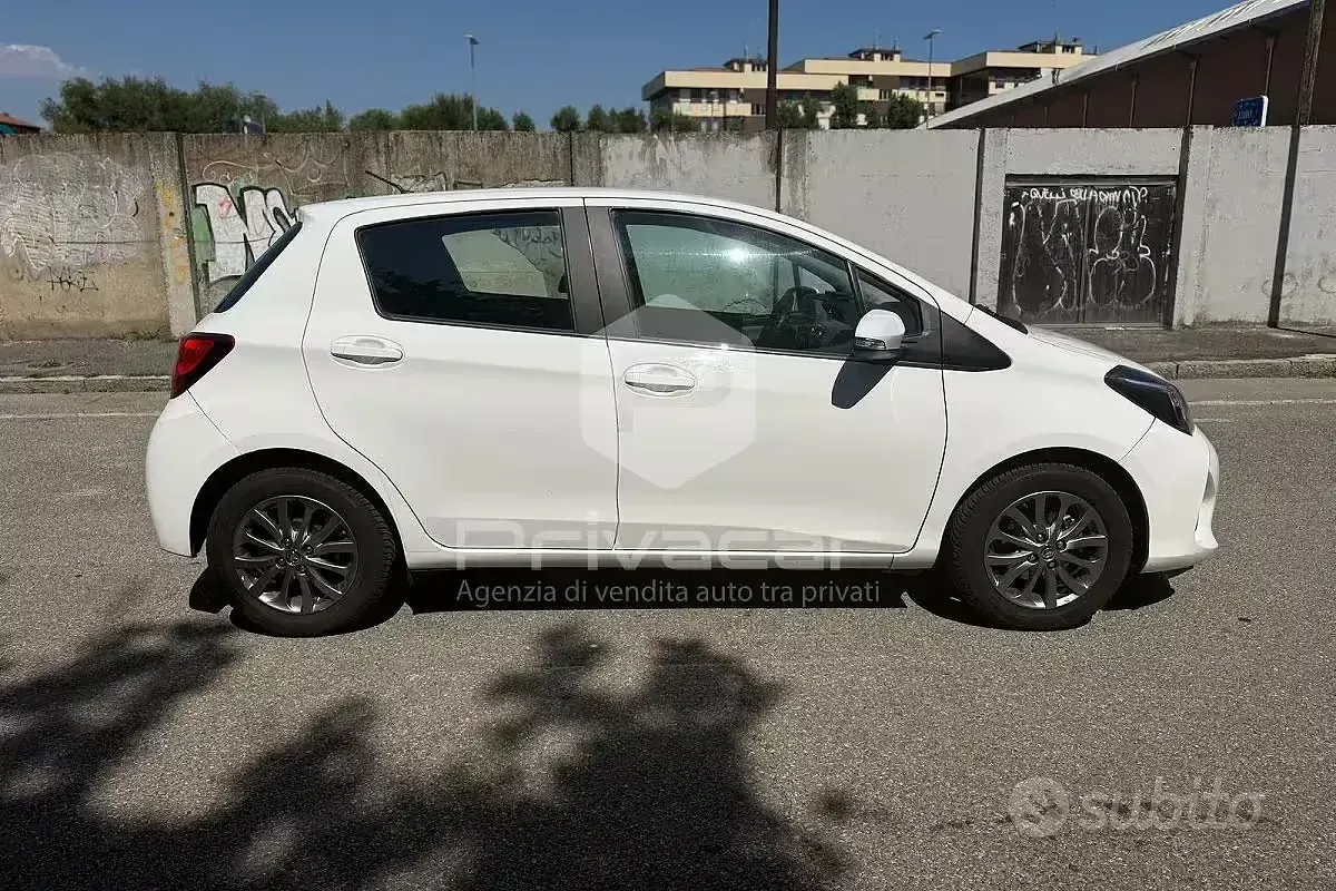 Usata Toyota Yaris Active 69 CV (50 kW) 2016 Bianco Utilitaria