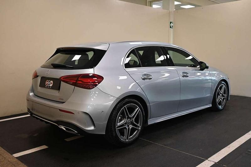 Usata Mercedes A180 AMG Line Premium 136 CV (100 kW) 2024 Grigio