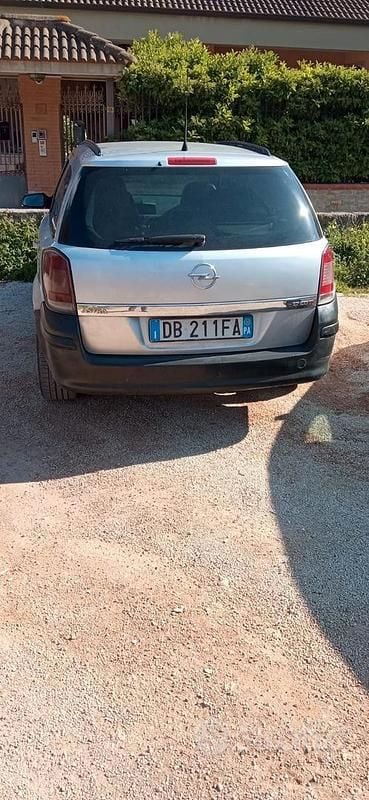 Usata Opel Astra 101 CV (74 kW) 2006 Grigio Station wagon