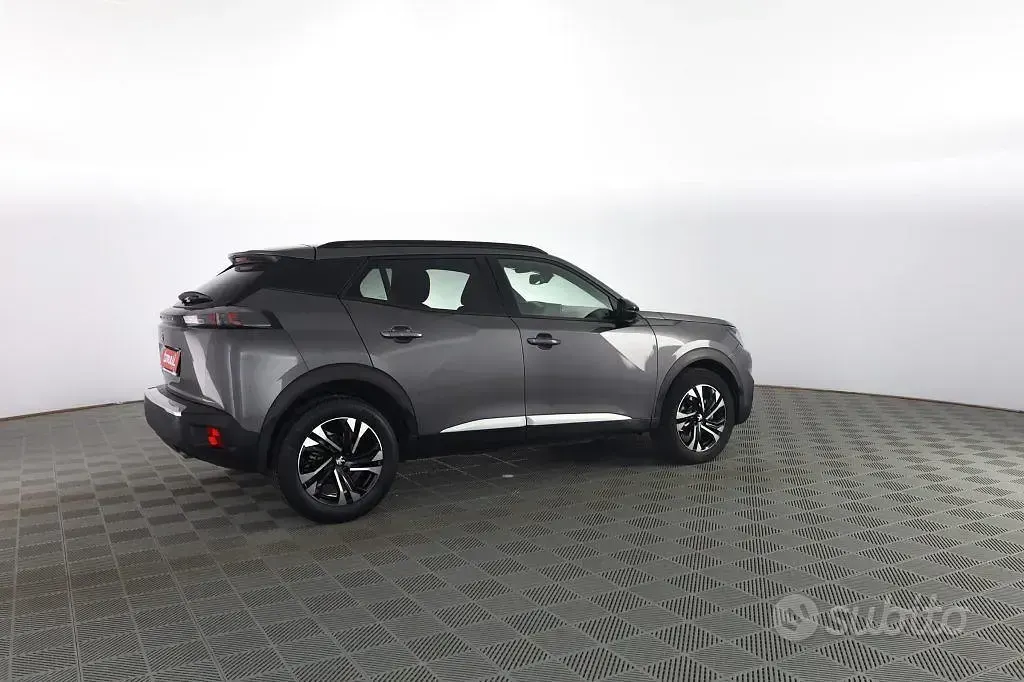 Usata Peugeot 2008 Allure 101 CV (74 kW) 2022 Grigio SUV