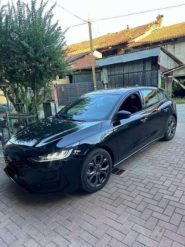 Usata Ford Focus ST-Line 125 CV (91 kW) 2022 Nero Berlina