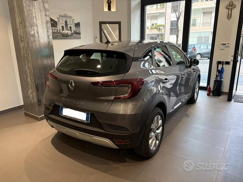 Usata Renault Captur Zen 95 CV (69 kW) 2021 Grigio SUV