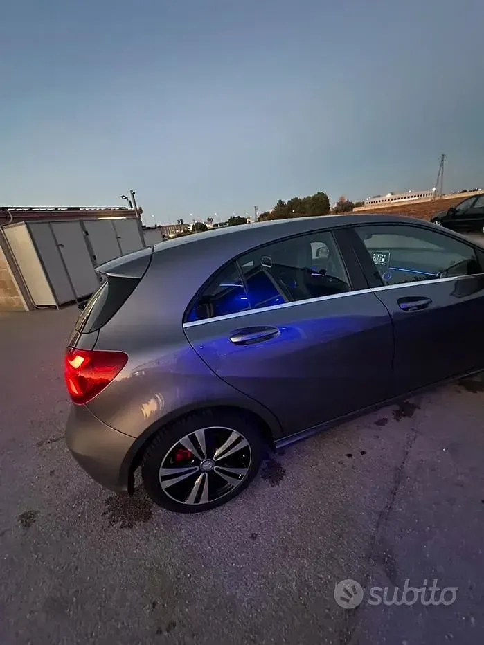Usata Mercedes A160 Premium 90 CV (66 kW) 2016 Grigio Utilitaria