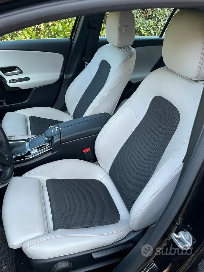 Usata Mercedes A160 109 CV (80 kW) 2018 Nero Berlina