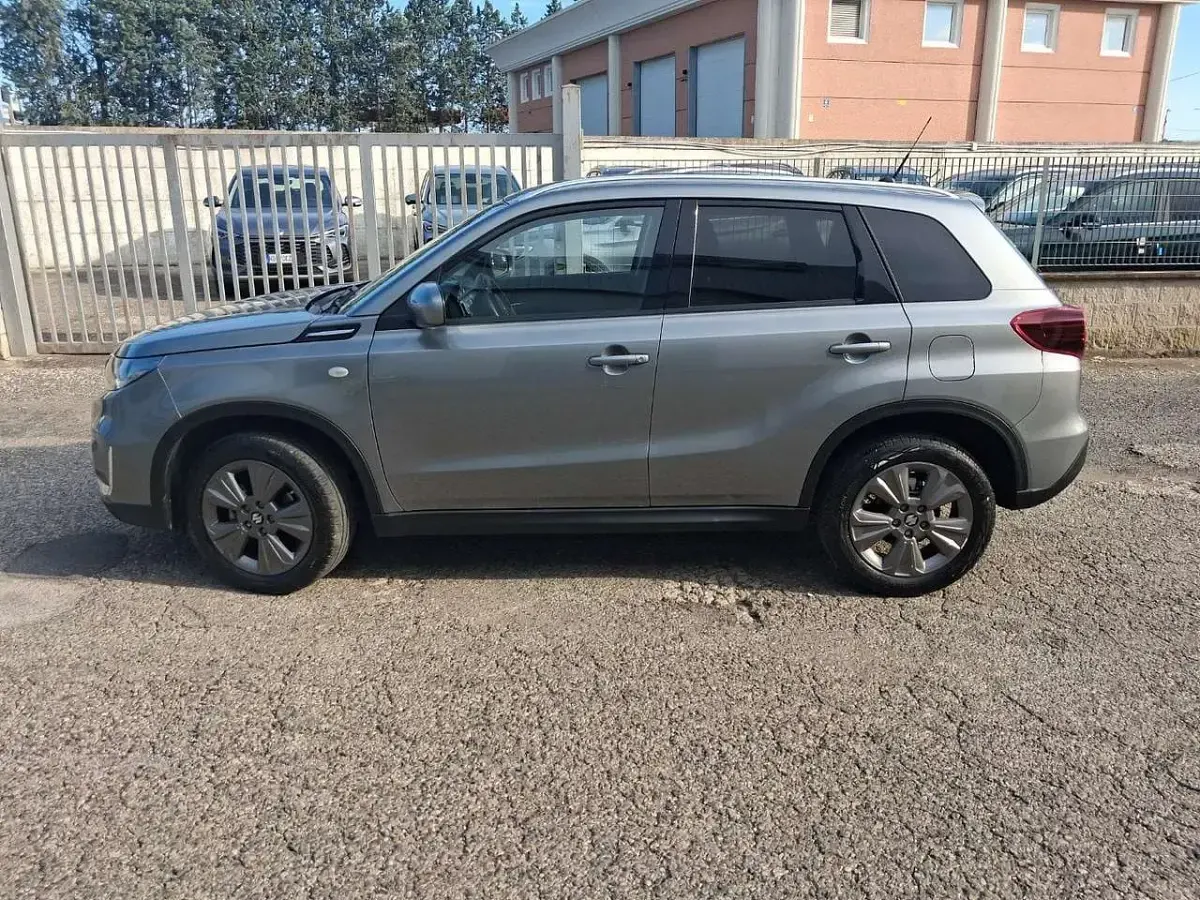 Usata Suzuki Vitara Cool 129 CV (94 kW) 2023 Grigio SUV