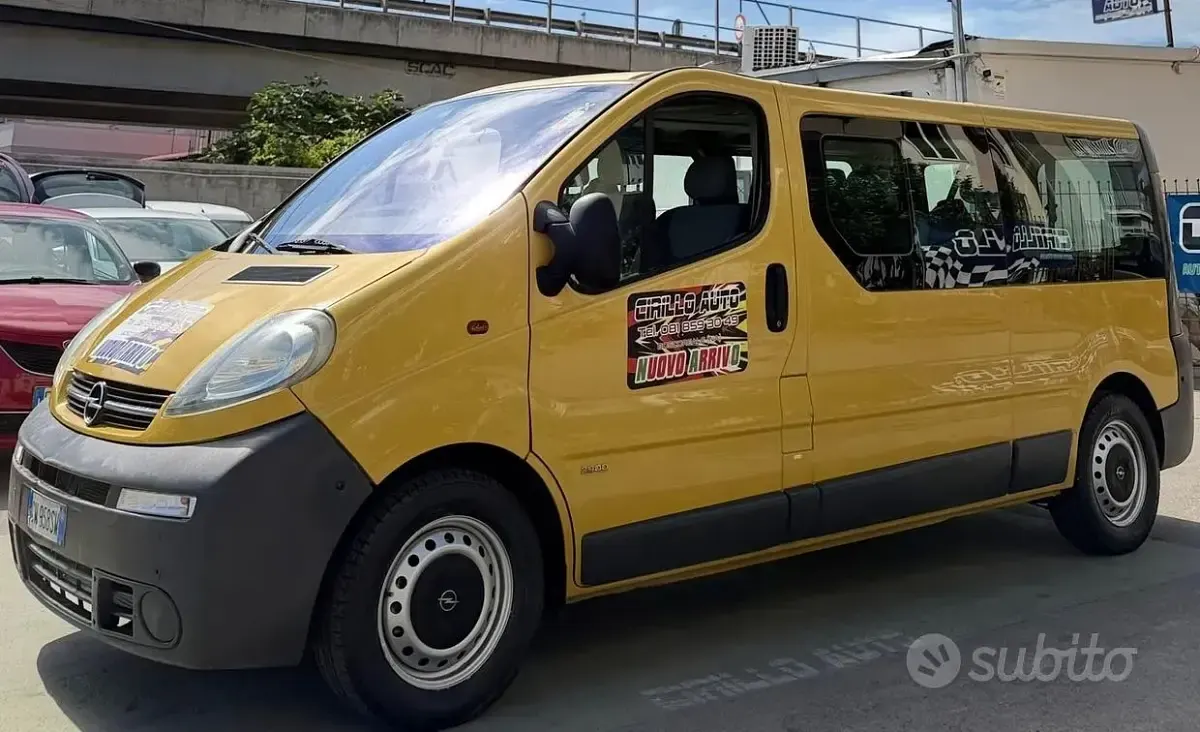 Usata Opel Vivaro 135 CV (99 kW) 2005 Giallo Monovolume
