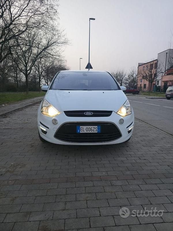 Usata Ford S-MAX Titanium 163 CV (119 kW) 2011 Bianco Monovolume