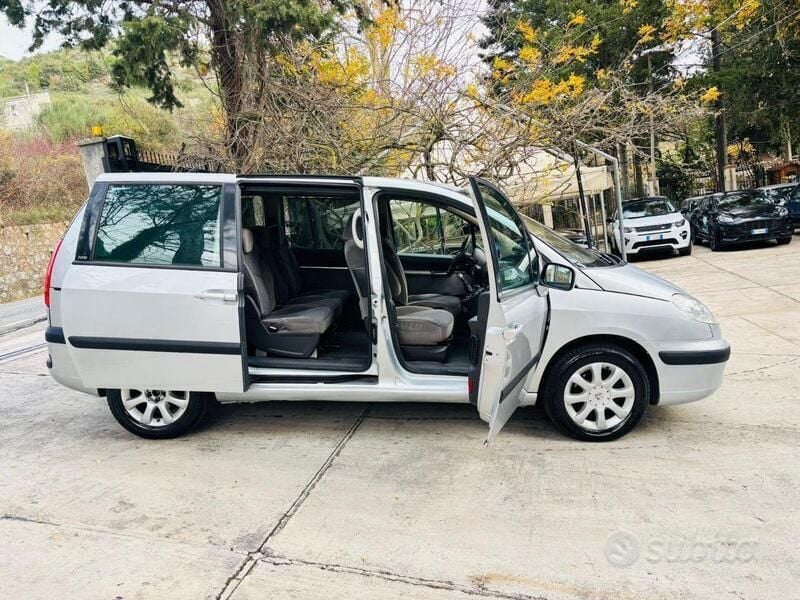 Usata Peugeot 807 136 CV (100 kW) 2008 Argento Monovolume
