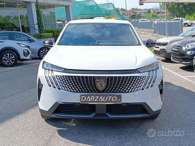 Usata Peugeot 3008 Allure 136 CV (100 kW) 2024 Bianco okenite metallizzato SUV