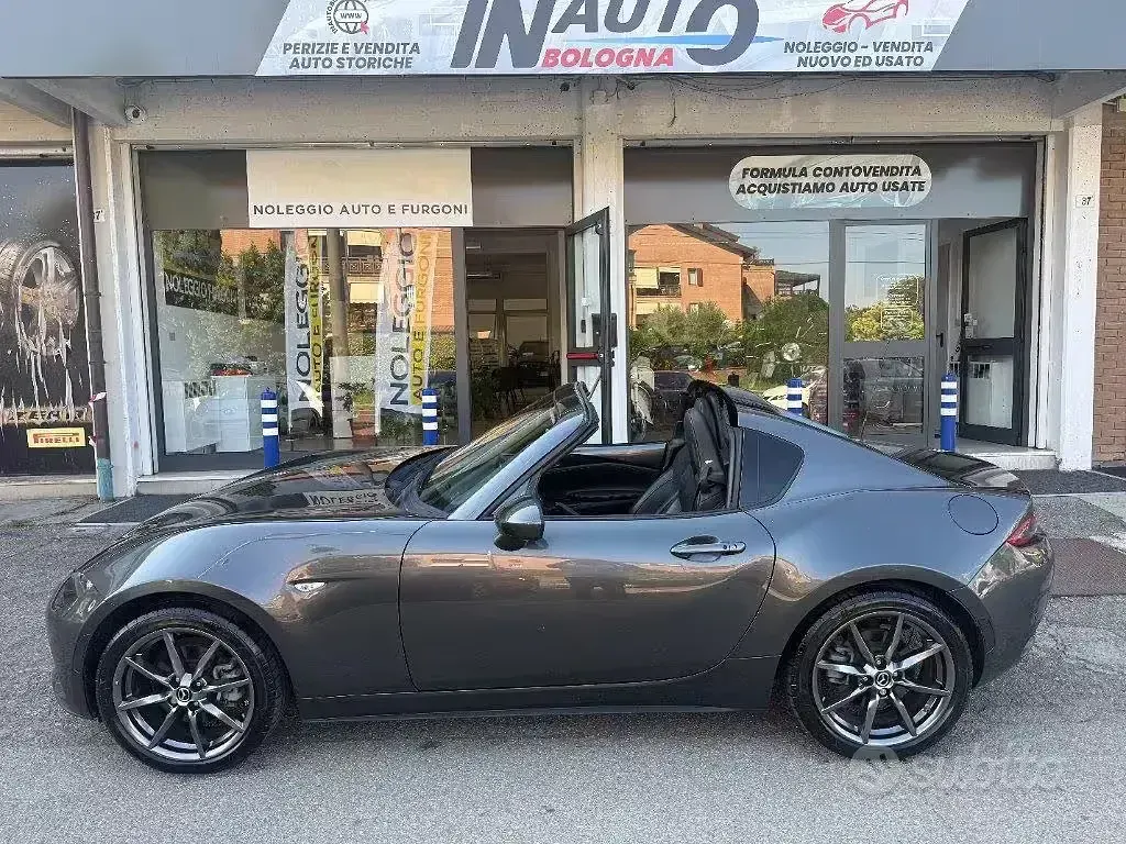 Usata Mazda MX5 Inclusive 160 CV (117 kW) 2018 Grigio scuro Cabrio