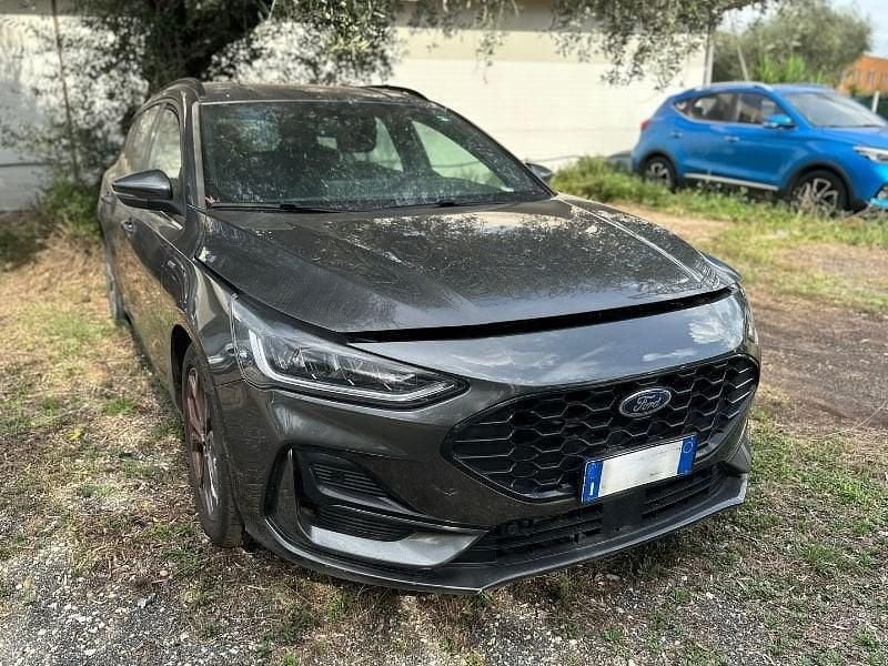 Grigio Usata 2023 Ford Focus ST-Line Station wagon | 14.950 € (Super prezzo) - Immagine 1/4