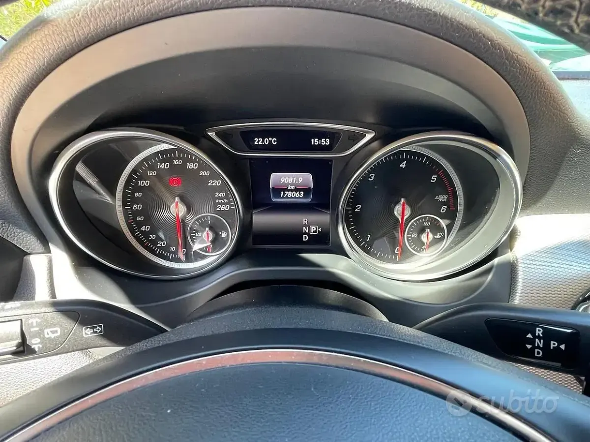 Usata Mercedes GLA200 136 CV (100 kW) 2019 Nero SUV