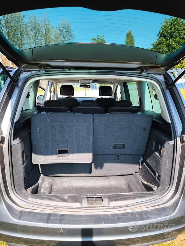 Usata VW Sharan 150 CV (110 kW) 2014 Grigio Monovolume