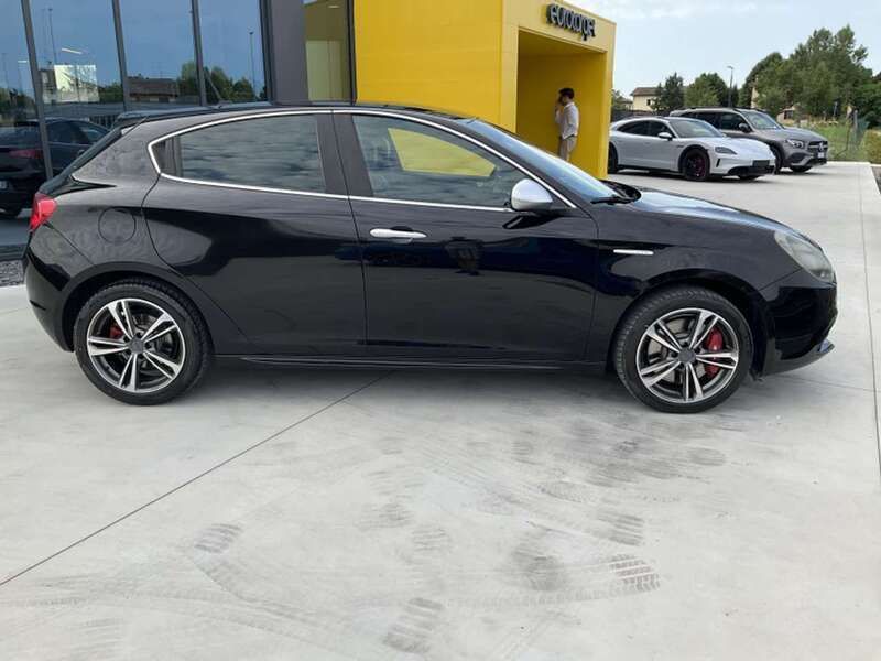 Usata Alfa Romeo Giulietta Distinctive 170 CV (125 kW) 2011 Nero Utilitaria