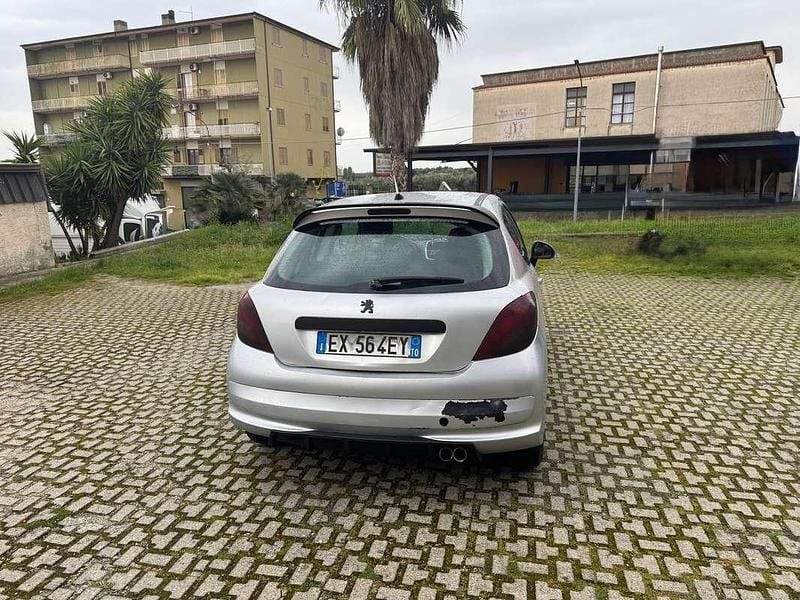 Usata Peugeot 207 68 CV (50 kW) 2006 Argento Berlina